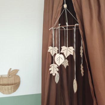 ideatree, kolotoč nad postieľku, nad posteľ, dekorácia do izby, drevené dekorácie, jesenné dekorácie, nové mesto nad váhom