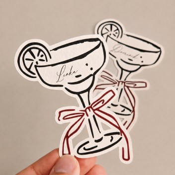 ideatree, svadba, oslava, menovka, svadobné menovky, vyrezávaná menovka, menovky drink, noiart, svadobná grafika, nové mesto nad váhom
