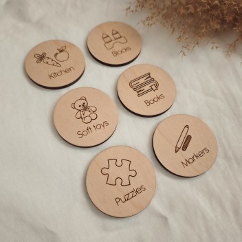 ideatree, drevená dekorácia, detská izba, dekorácie do izby, organizácia, štítky na boxy, trofast, nové mesto nad váhom
