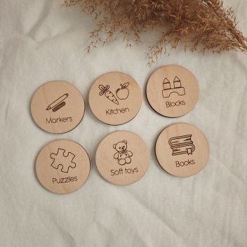 ideatree, drevená dekorácia, detská izba, dekorácie do izby, organizácia, štítky na boxy, trofast, nové mesto nad váhom